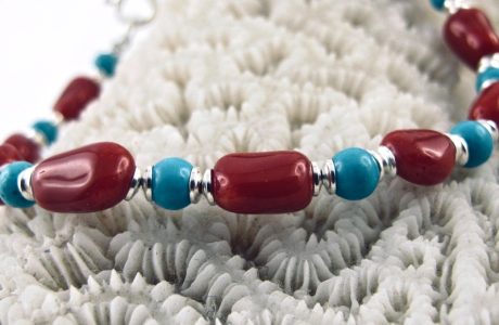 un bracelet aux couleurs de la méditerranée