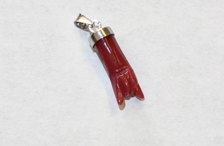 main corne corail et argent