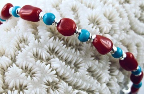 un bracelet aux couleurs de la méditerranée