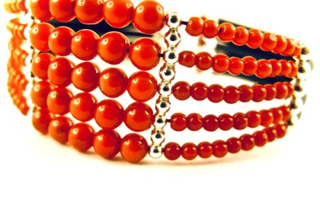 Bracelet manchette 5 rangs perles de corail rouge