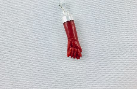 main en corail rouge de Bonifacio, pendentif et bélière argent