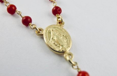 collier chapelet en corail rouge de Méditerranée et argent plaqué or jaune