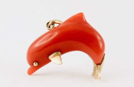 pendentif dauphin corail rouge et or