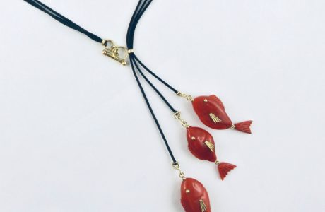 Collier 3 petits poissons rouges suspendus