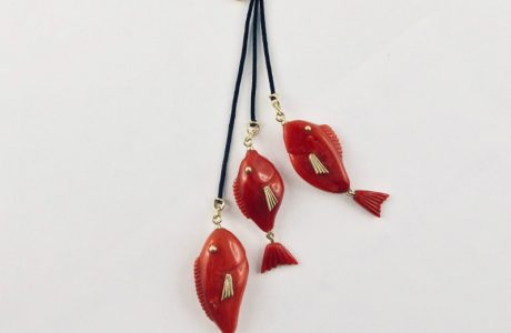 Collier 3 petits poissons rouges suspendus