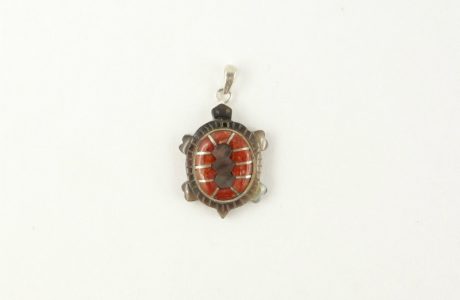 pendentif tortue corail rouge et black lip