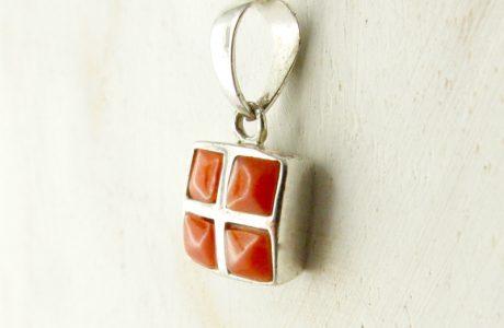 pendentif mosaik carré en véritable corail rouge et argent