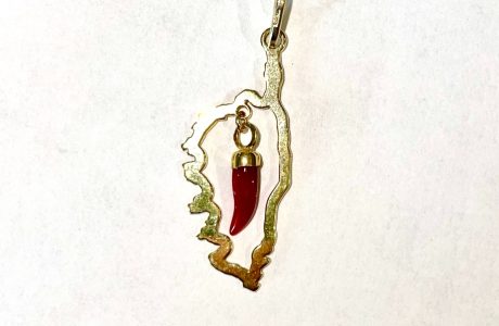 pendentif corne corail au creux de la corse